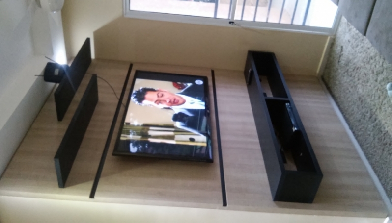 Home Theater Planejado Grande Valor Parque Campolim - Home Theater Planejado com Cristaleira