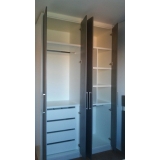armário planejado para apartamento pequeno