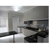 cozinha planejada com bancada Tapiraí