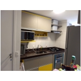 cozinha planejada de apartamento Cerqueira Cesar